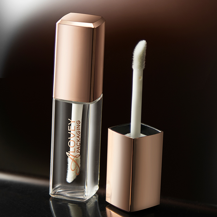 Empty lip gloss container