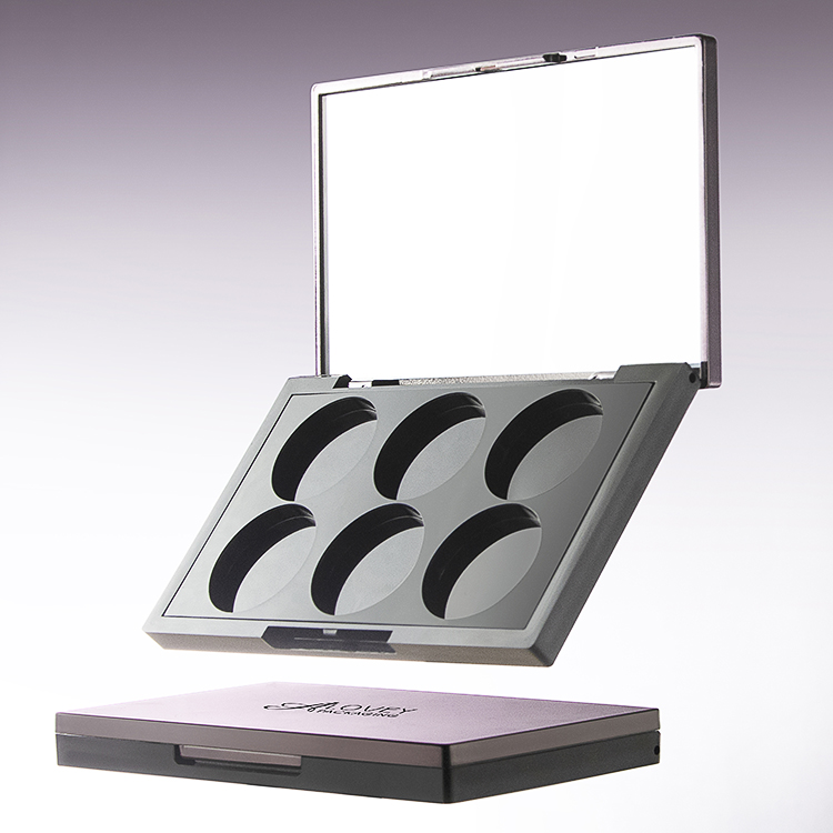 empty magnetic eyeshadow palette